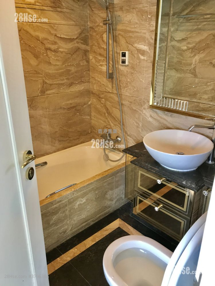 致蓝天 售盘 4 房 , 2 浴室 959 平方尺