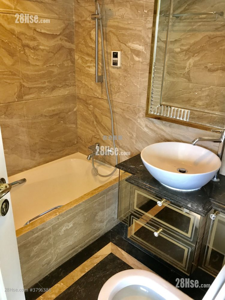 致蓝天 售盘 4 房 , 2 浴室 959 平方尺