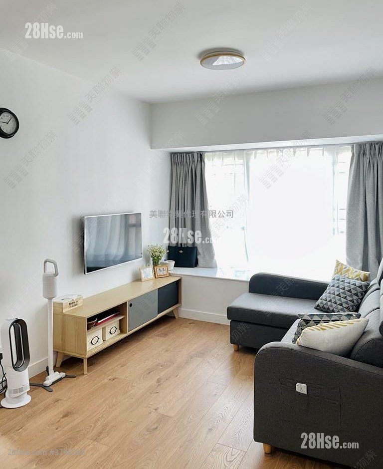 Aquamarine Sell 2 Bedrooms , 1 Bathroom 494 ft²