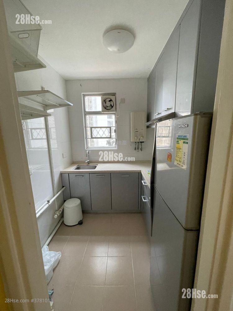 Yu Chui Court Sell 2 Bedrooms , 1 Bathroom 517 ft²