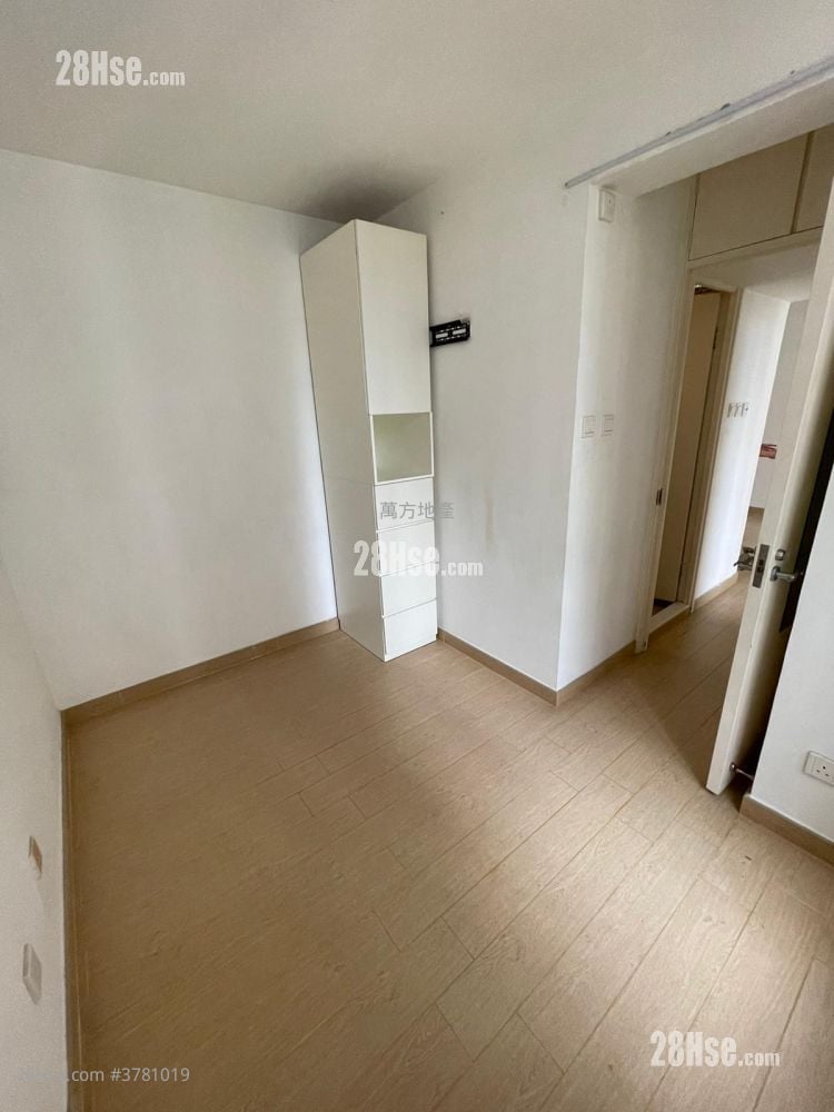 Yu Chui Court Sell 2 Bedrooms , 1 Bathroom 517 ft²
