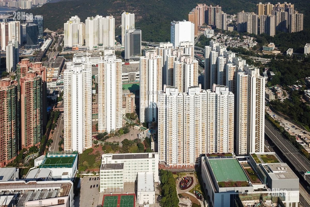 Yu Chui Court Sell 2 Bedrooms , 1 Bathroom 517 ft²