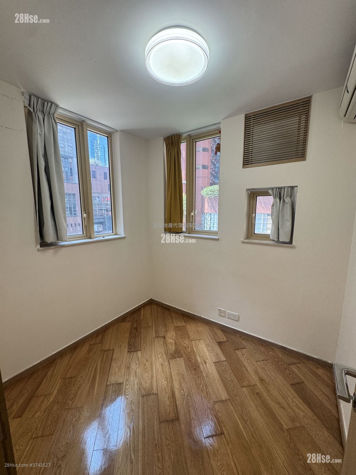 海濱南岸 租盤 3 房 , 2 浴室 589 平方呎