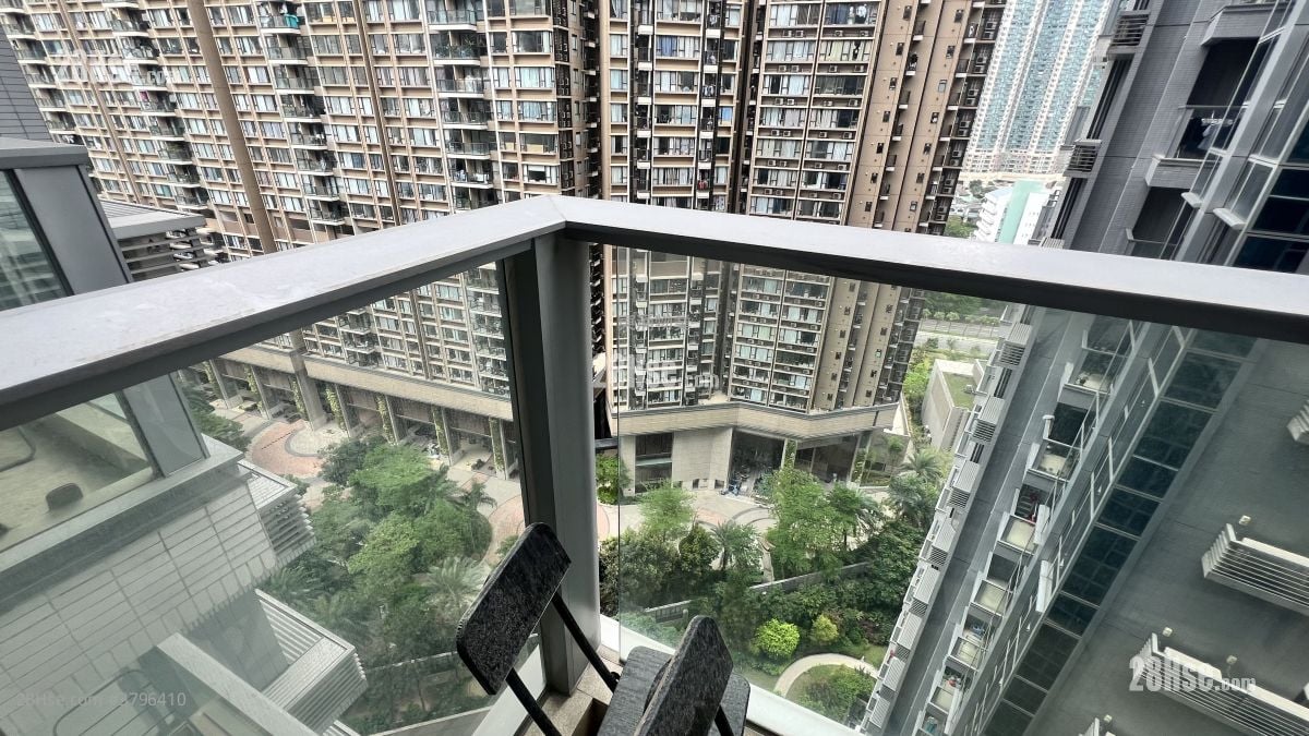 Century Link Sell 2 Bedrooms , 1 Bathroom 462 ft²