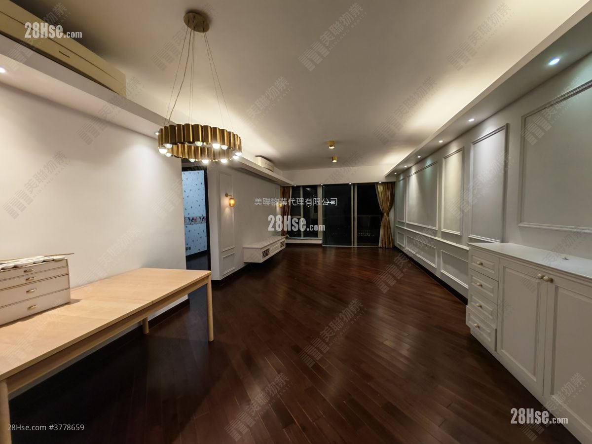 Mayfair By The Sea Rental 4 Bedrooms , 3 Bathrooms 1,400 ft²