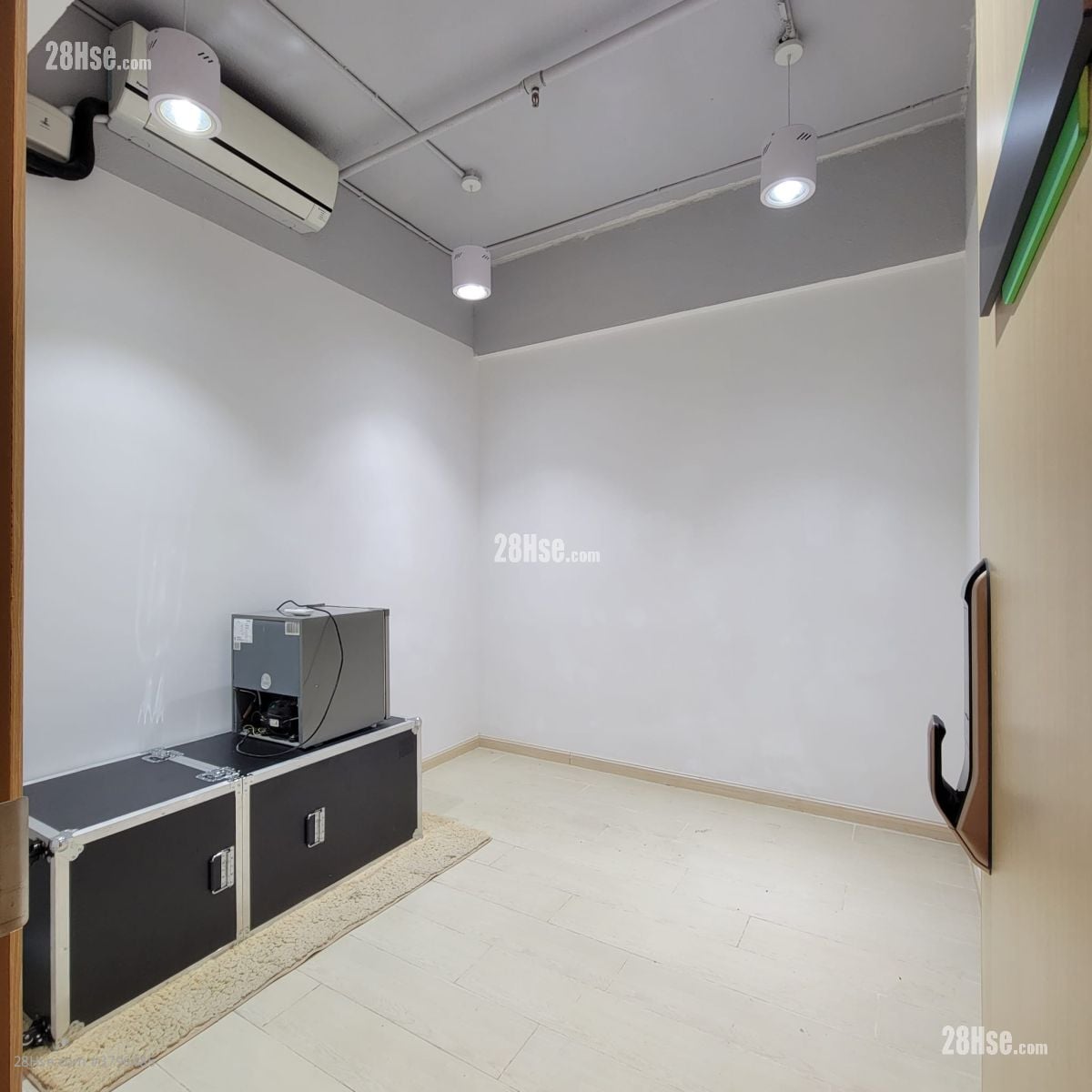 East Sun Industrial Centre Sell 1 Bedroom , 2 Toilets 99 ft²