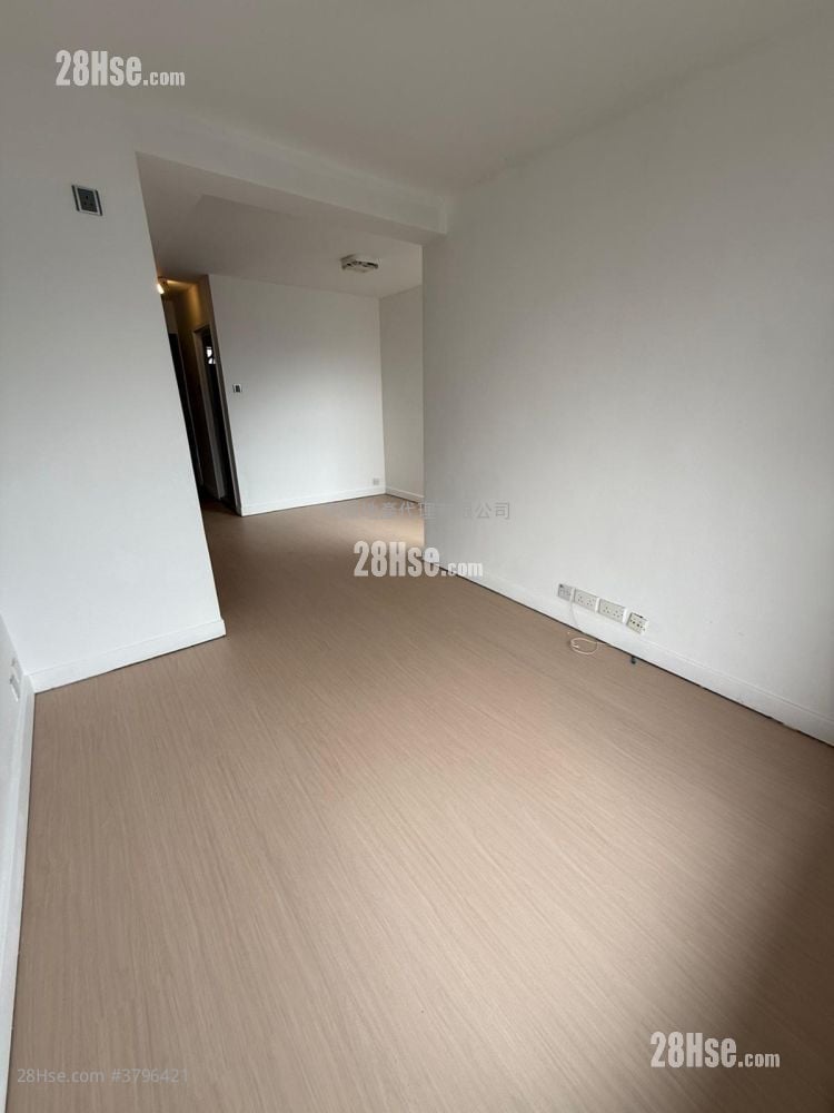 Jubilee Garden Sell 3 Bedrooms 665 ft²