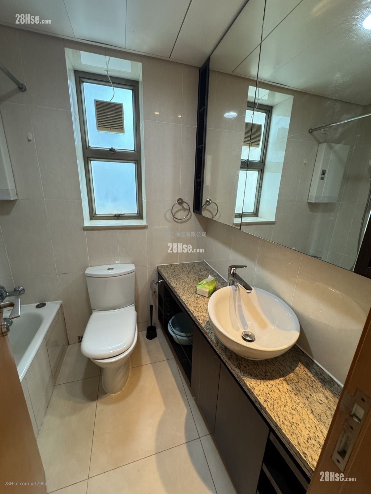 The Zenith Rental 3 Bedrooms , 2 Bathrooms 644 ft²