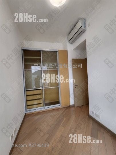 The Latitude Sell 542 ft²