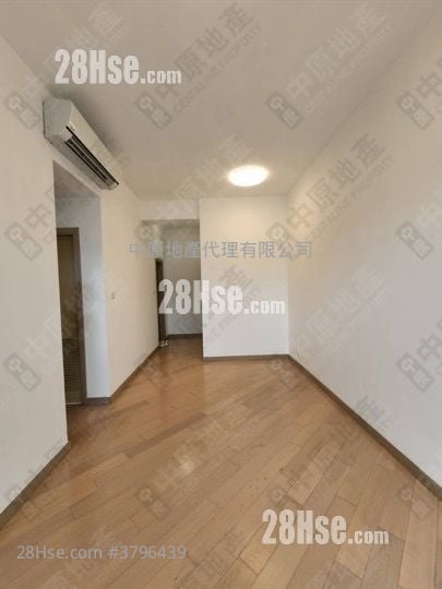 The Latitude Sell 542 ft²