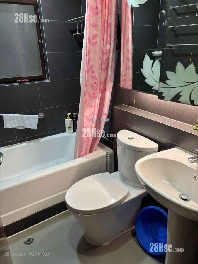 富豪花园 售盘 3 房 , 1 浴室 670 平方尺