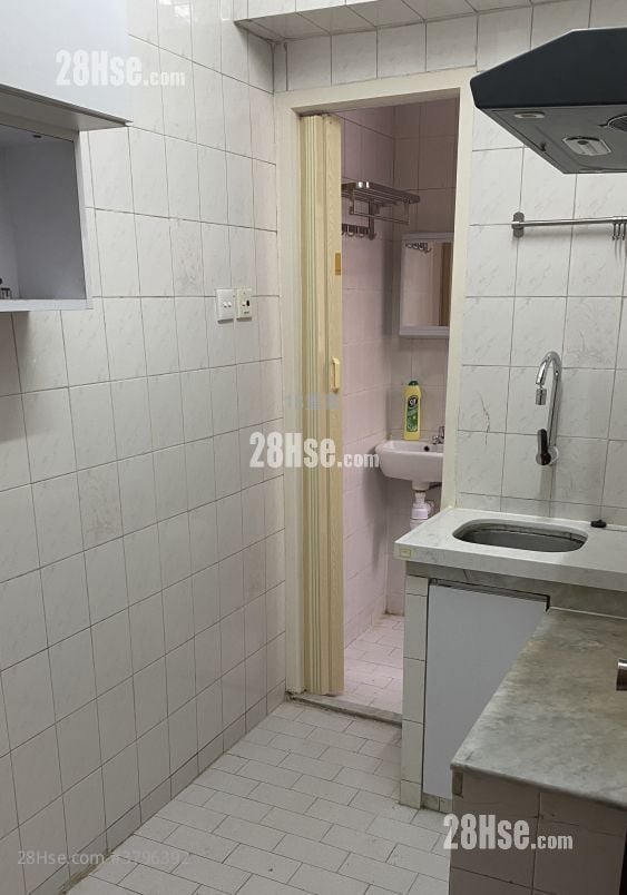 Chung Nam Mansion Rental 2 Bedrooms , 1 Bathroom 361 ft²