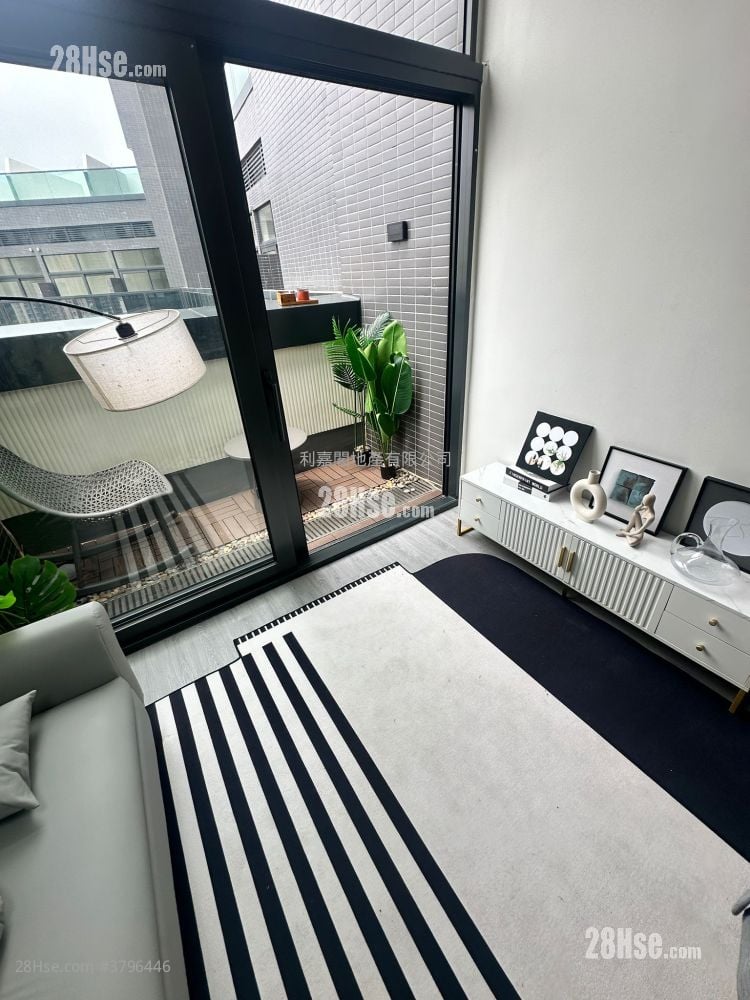 I City Sell 1 Toilet 360 ft²