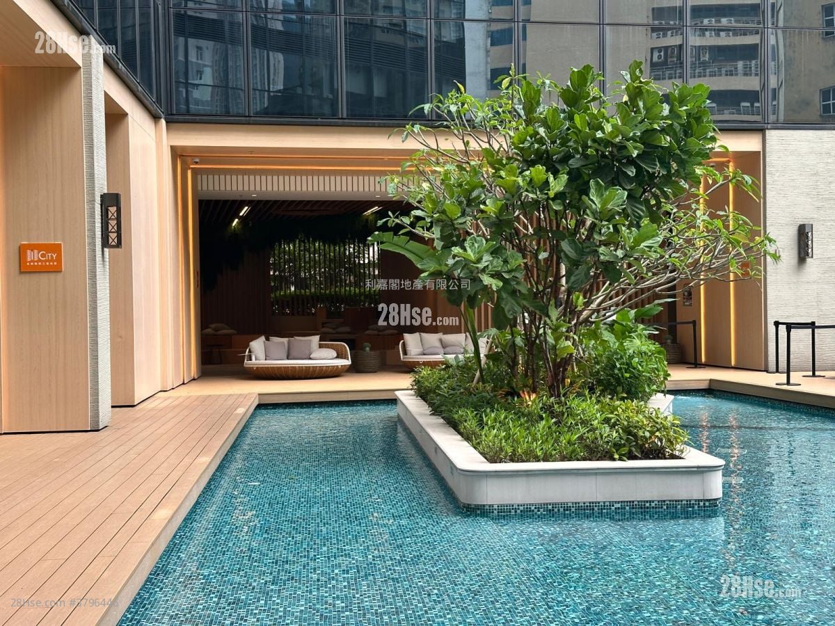 I City Sell 1 Toilet 360 ft²