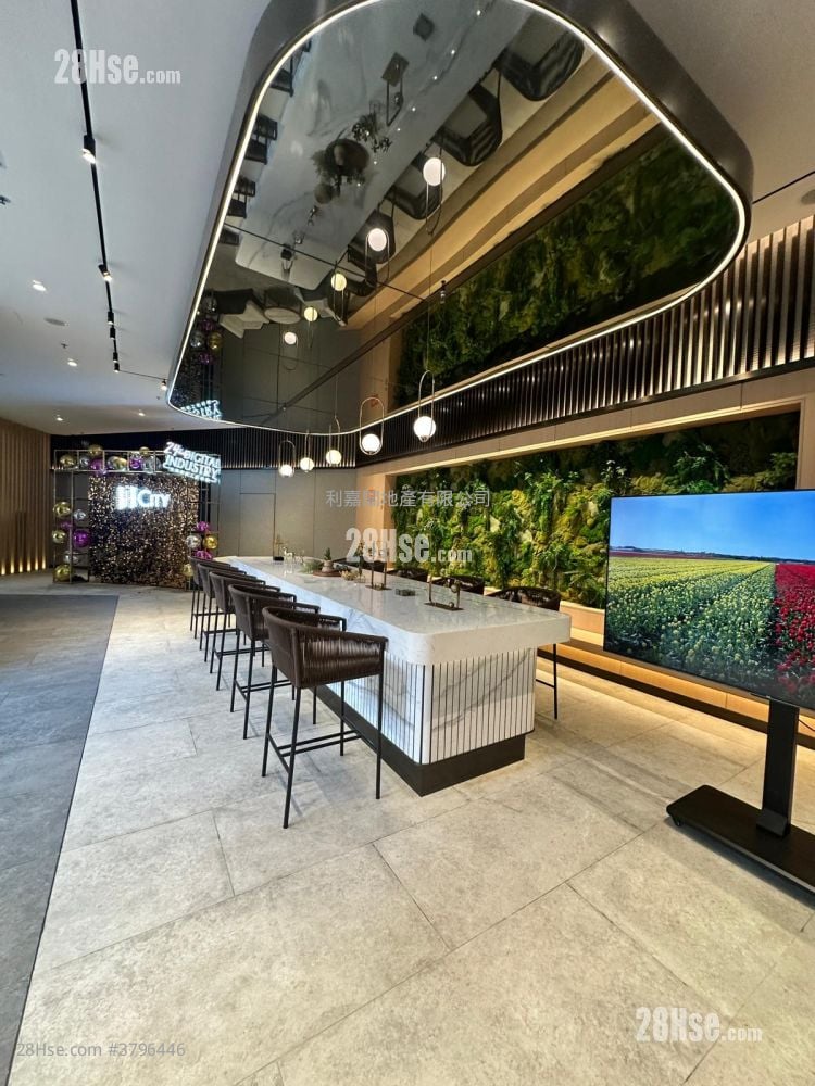 I City Sell 1 Toilet 360 ft²