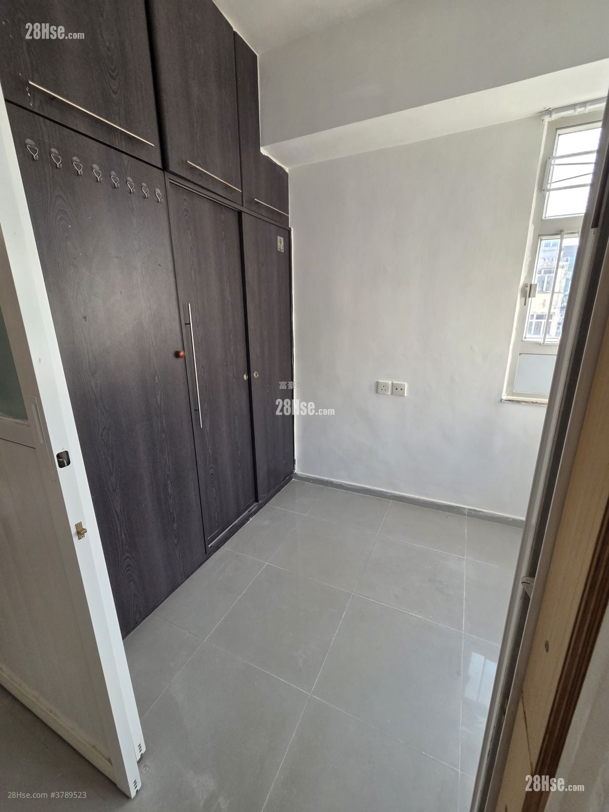 Shun Pong Building Sell 2 Bedrooms , 1 Bathroom 237 ft²