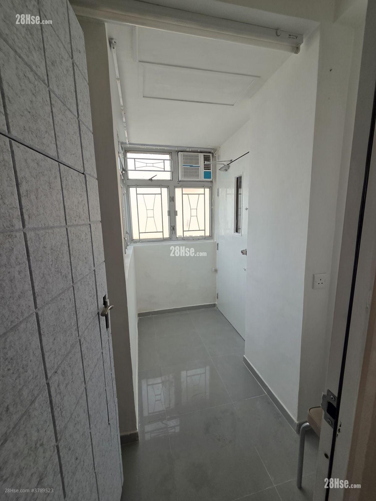 Shun Pong Building Sell 2 Bedrooms , 1 Bathroom 237 ft²