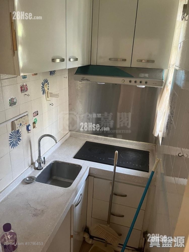 Lee Bo Building Sell 1 Bedroom , 1 Bathroom 234 ft²