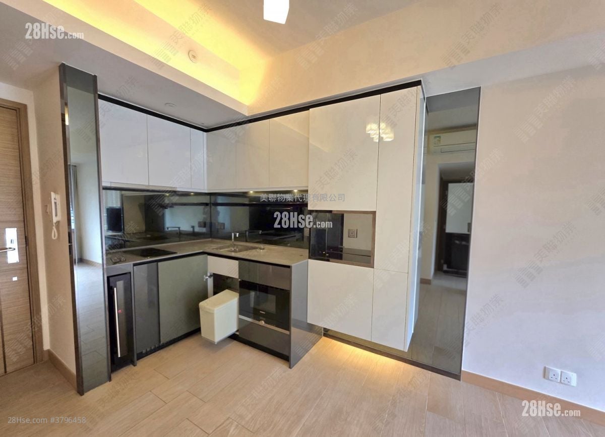 Century Link Rental 483 ft²