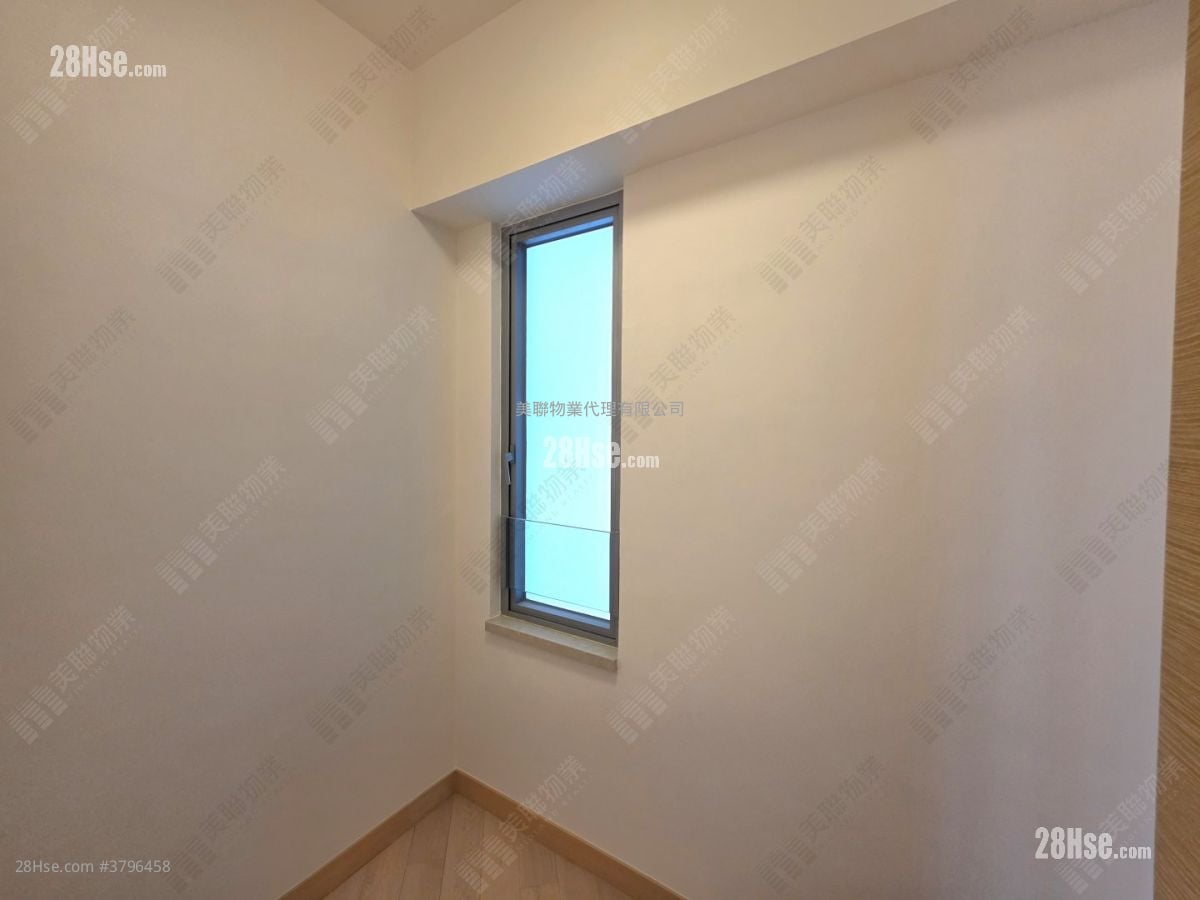 Century Link Rental 483 ft²