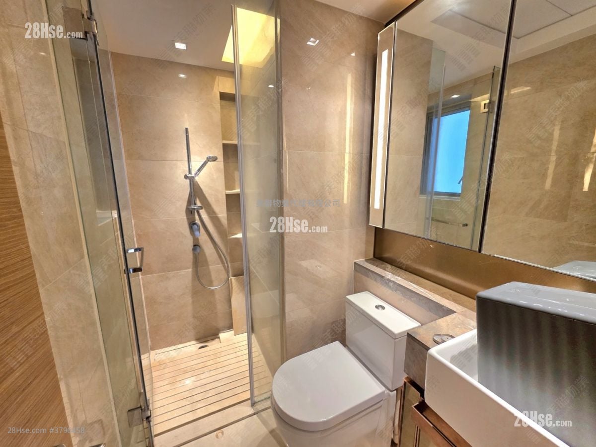 Century Link Rental 483 ft²