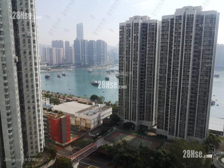 Greenview Court Sell 3 Bedrooms , 2 Bathrooms 703 ft²