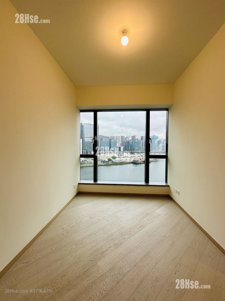 One Victoria Rental 3 Bedrooms , 3 Bathrooms 766 ft²