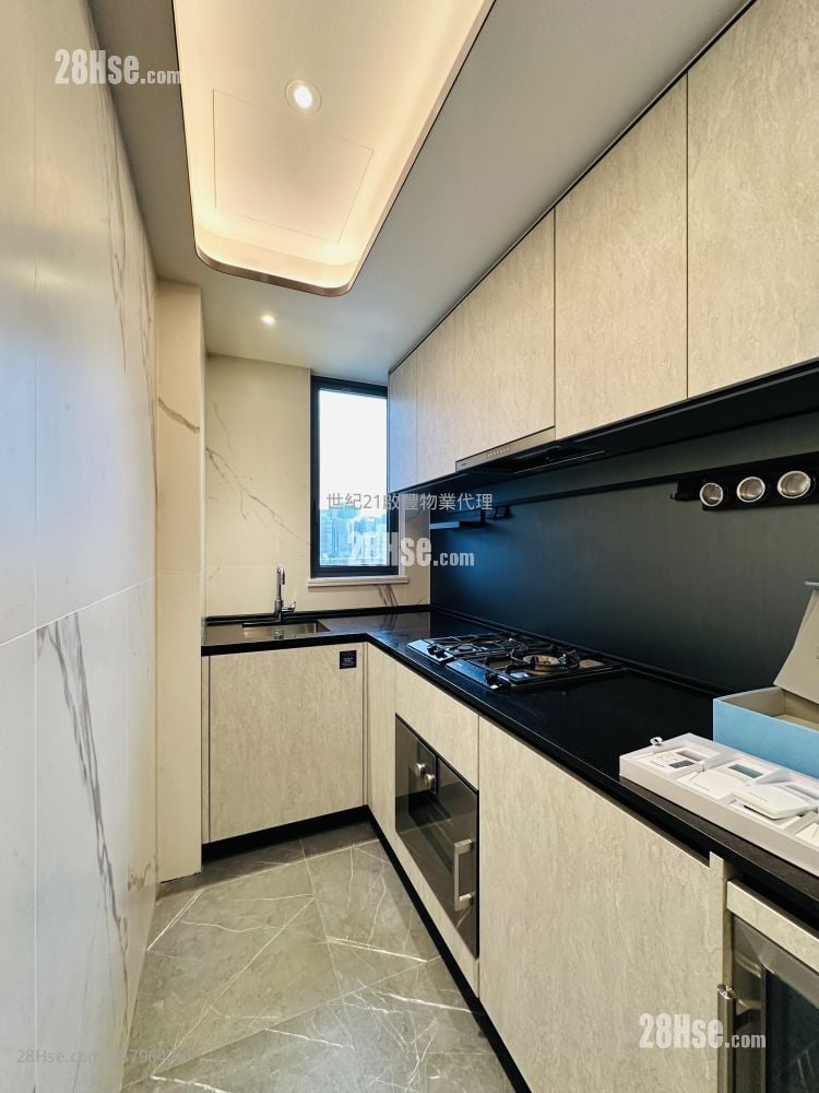 One Victoria Rental 3 Bedrooms , 3 Bathrooms 766 ft²