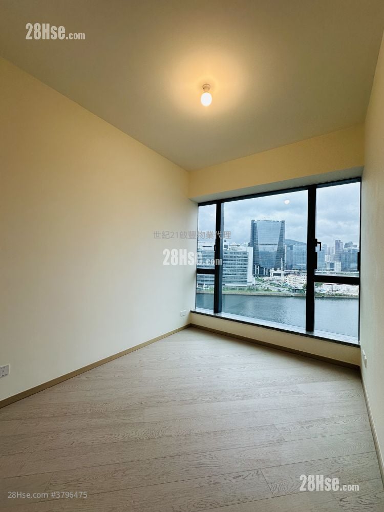 One Victoria Rental 3 Bedrooms , 3 Bathrooms 766 ft²