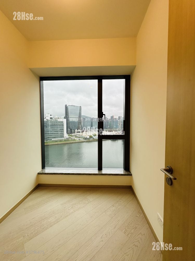 One Victoria Rental 3 Bedrooms , 3 Bathrooms 766 ft²