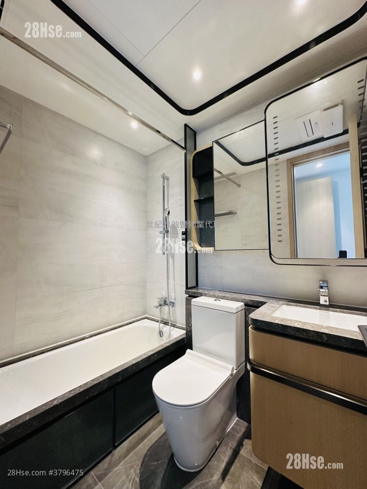 One Victoria Rental 3 Bedrooms , 3 Bathrooms 766 ft²