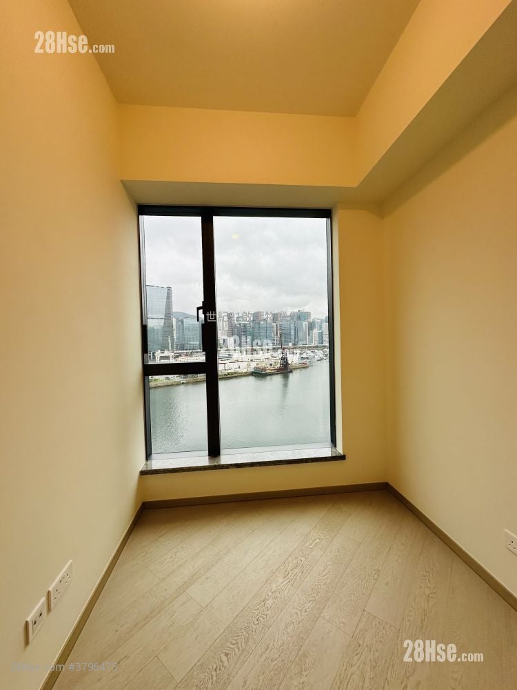 One Victoria Rental 3 Bedrooms , 3 Bathrooms 766 ft²