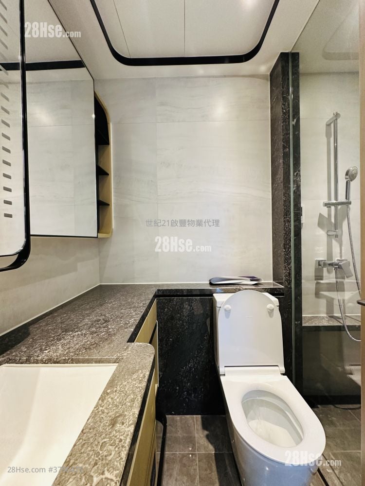 One Victoria Rental 3 Bedrooms , 3 Bathrooms 766 ft²