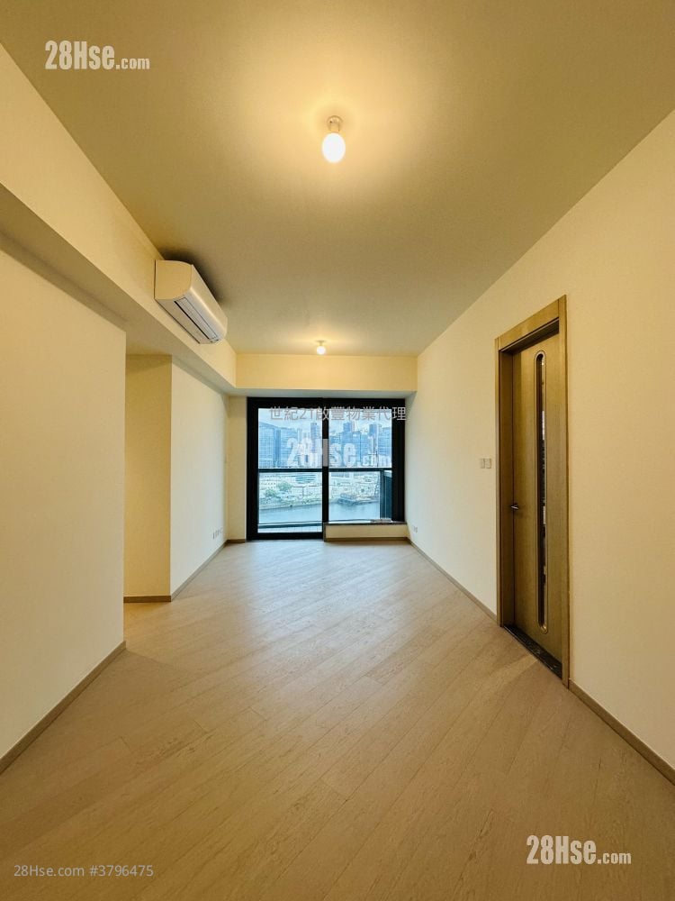 One Victoria Rental 3 Bedrooms , 3 Bathrooms 766 ft²