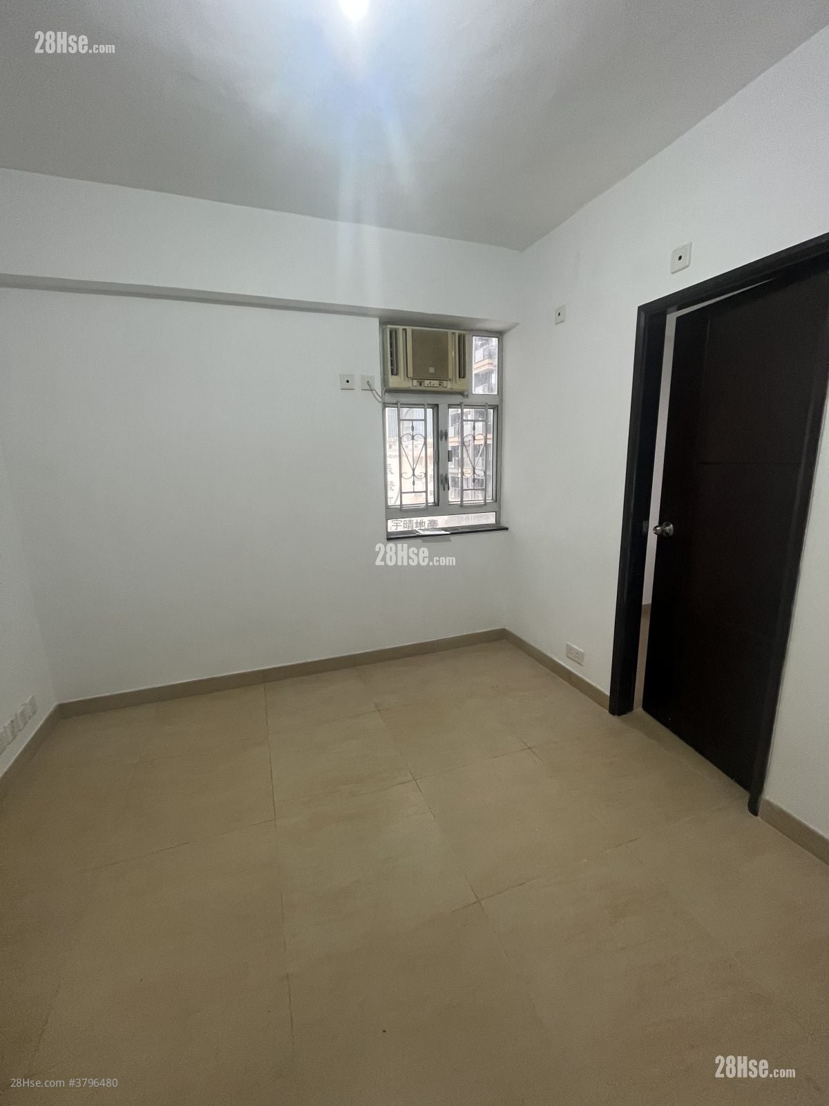 Lever Building Sell 2 Bedrooms , 1 Bathroom 270 ft²