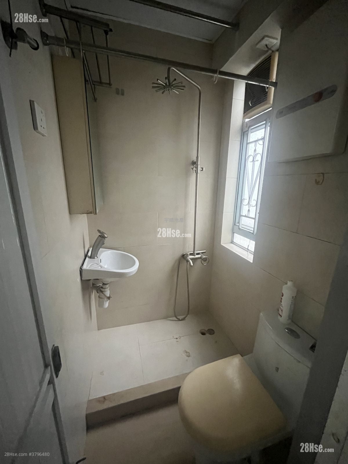 Lever Building Sell 2 Bedrooms , 1 Bathroom 270 ft²