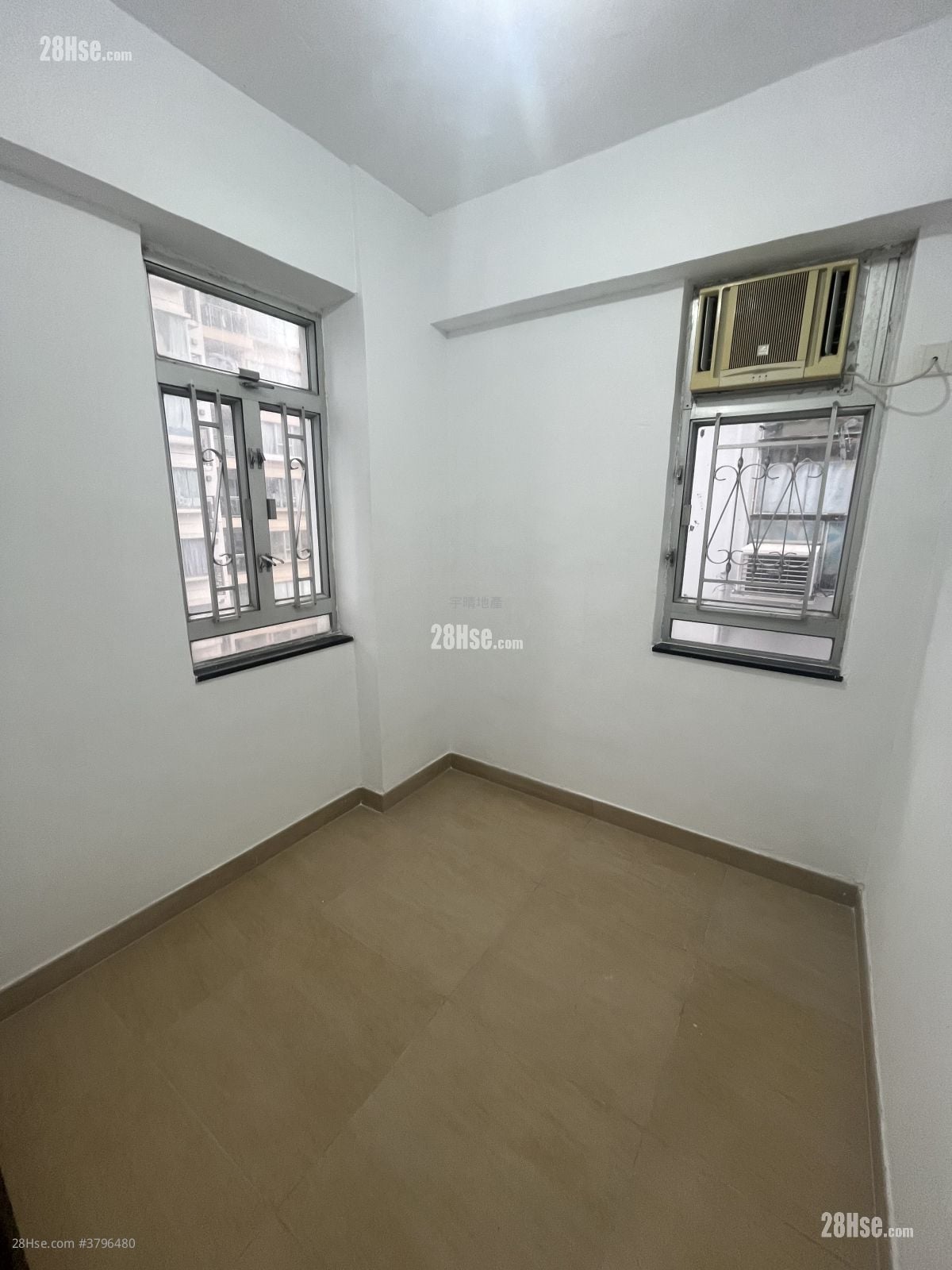 Lever Building Sell 2 Bedrooms , 1 Bathroom 270 ft²