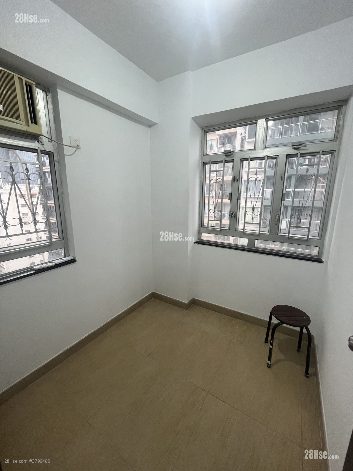 Lever Building Sell 2 Bedrooms , 1 Bathroom 270 ft²