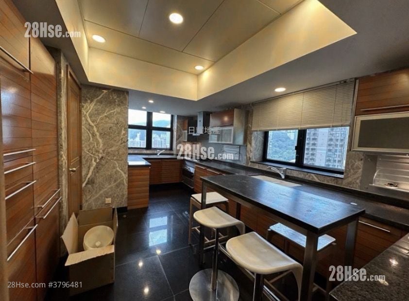 The Leighton Hill Rental 4 Bedrooms , 3 Bathrooms 1,724 ft²