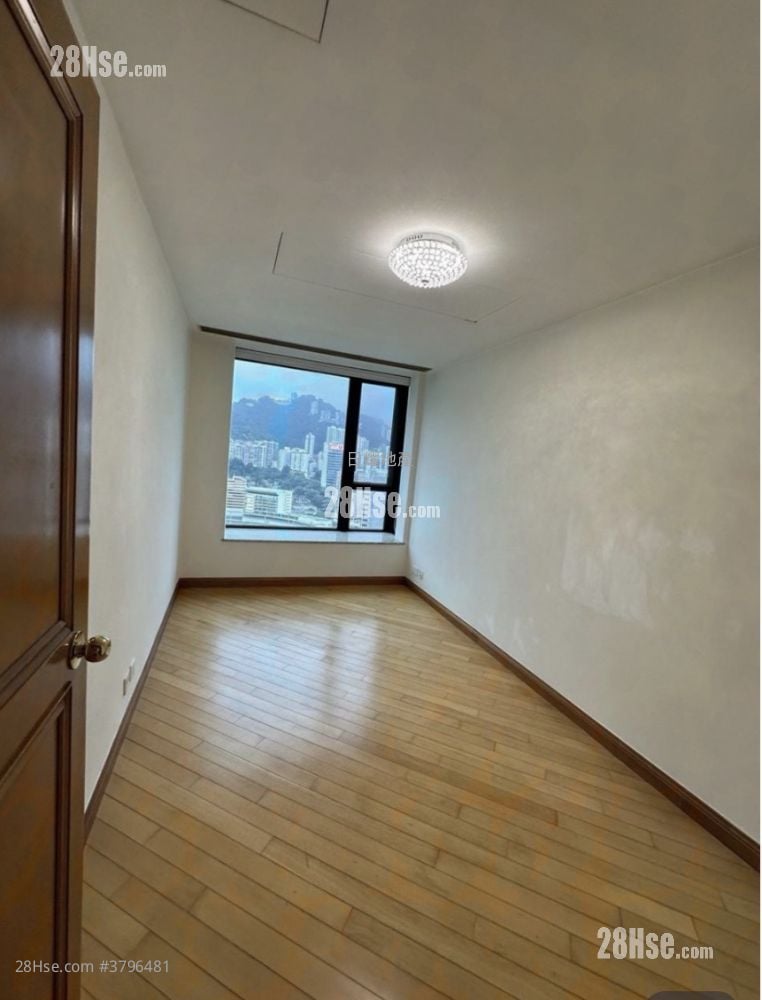 The Leighton Hill Rental 4 Bedrooms , 3 Bathrooms 1,724 ft²