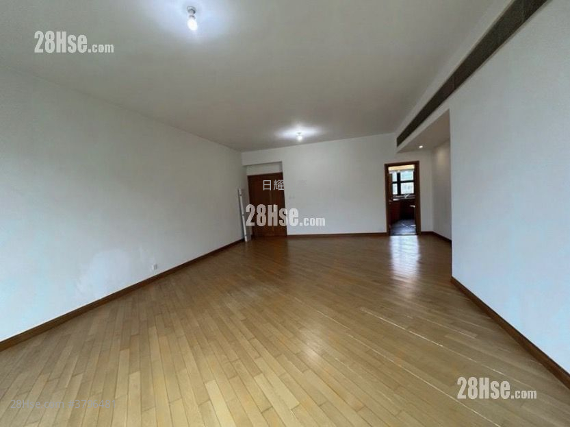 The Leighton Hill Rental 4 Bedrooms , 3 Bathrooms 1,724 ft²