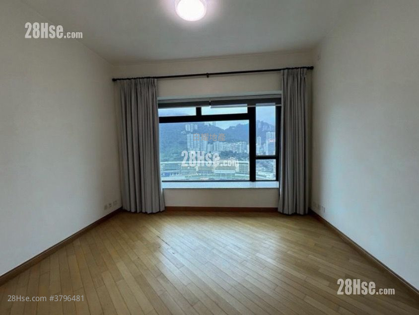 The Leighton Hill Rental 4 Bedrooms , 3 Bathrooms 1,724 ft²