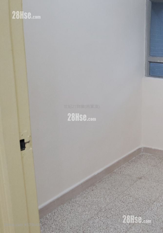 King Ming Court Sell 3 Bedrooms , 1 Bathroom 554 ft²