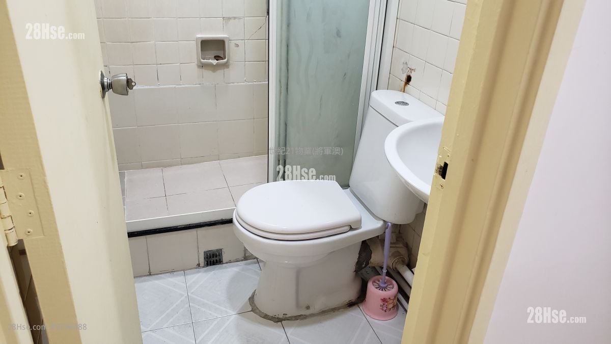 King Ming Court Sell 3 Bedrooms , 1 Bathroom 554 ft²