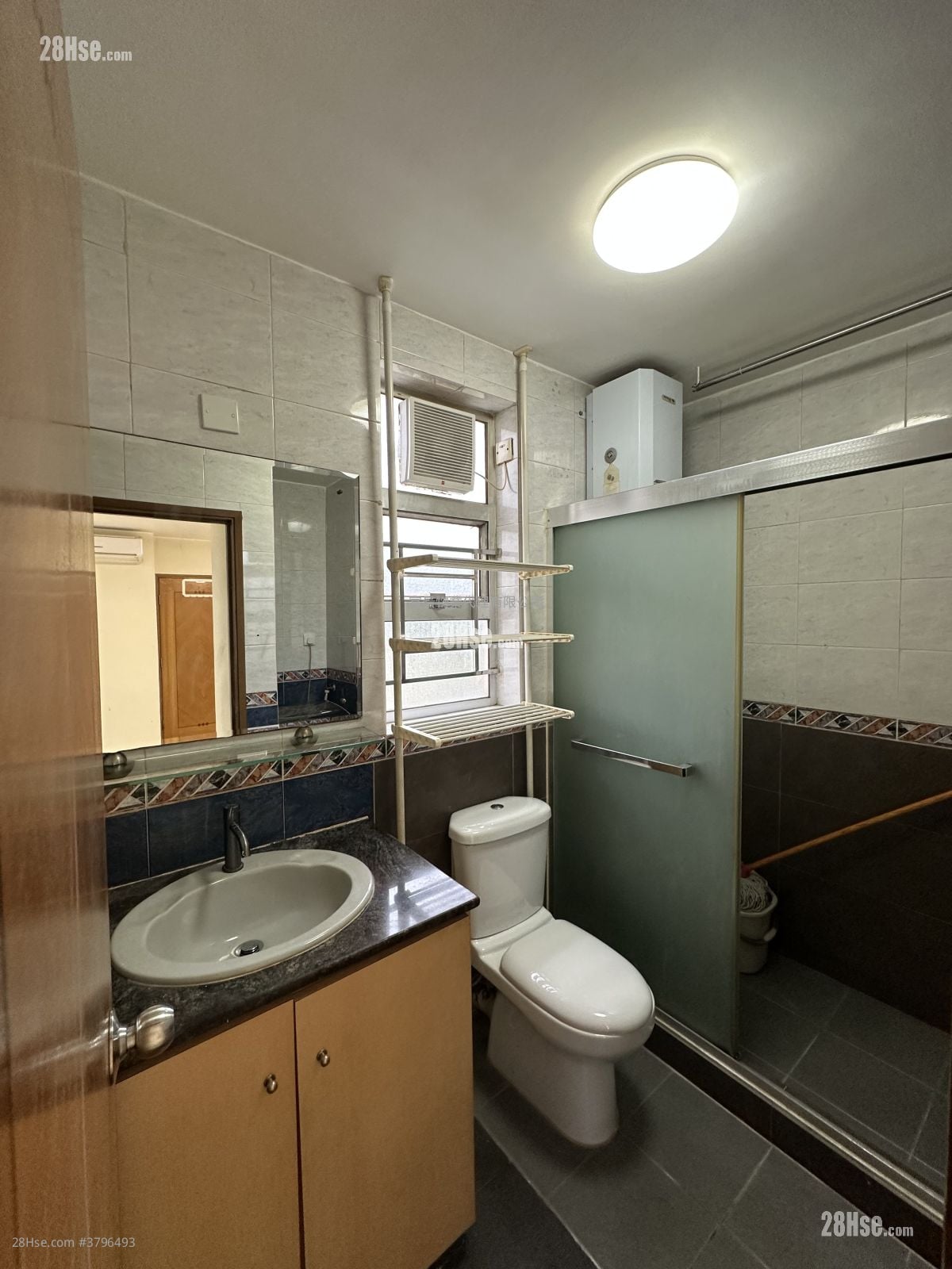 Kam Fung Garden Rental 3 Bedrooms , 1 Bathroom 650 ft²