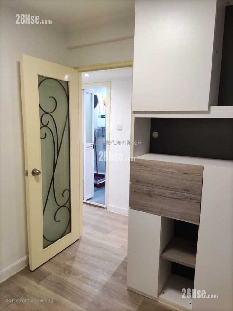 Luk Yeung Sun Chuen Rental 2 Bedrooms , 1 Bathroom 445 ft²