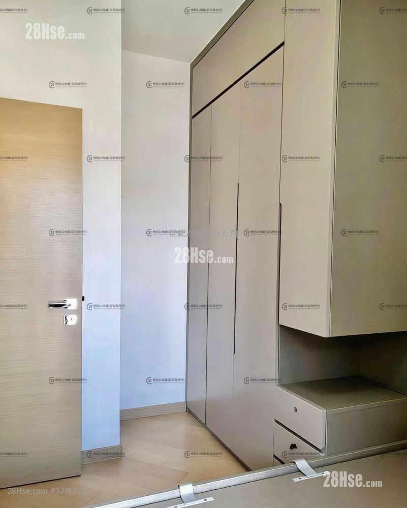 St Martin Sell 2 Bedrooms , 1 Bathroom 503 ft²