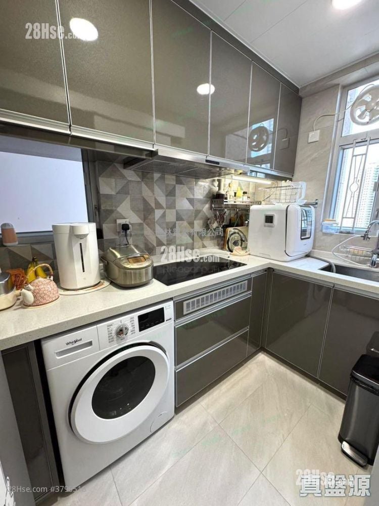 Bauhinia Garden Sell 2 Bedrooms , 1 Bathroom 427 ft²