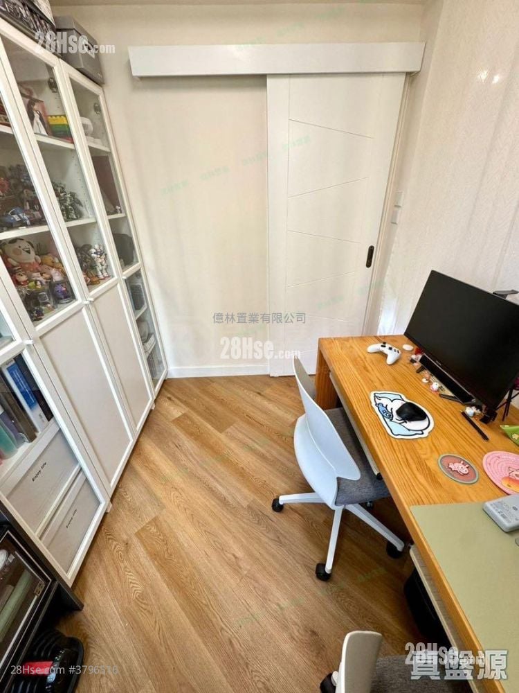 Bauhinia Garden Sell 2 Bedrooms , 1 Bathroom 427 ft²