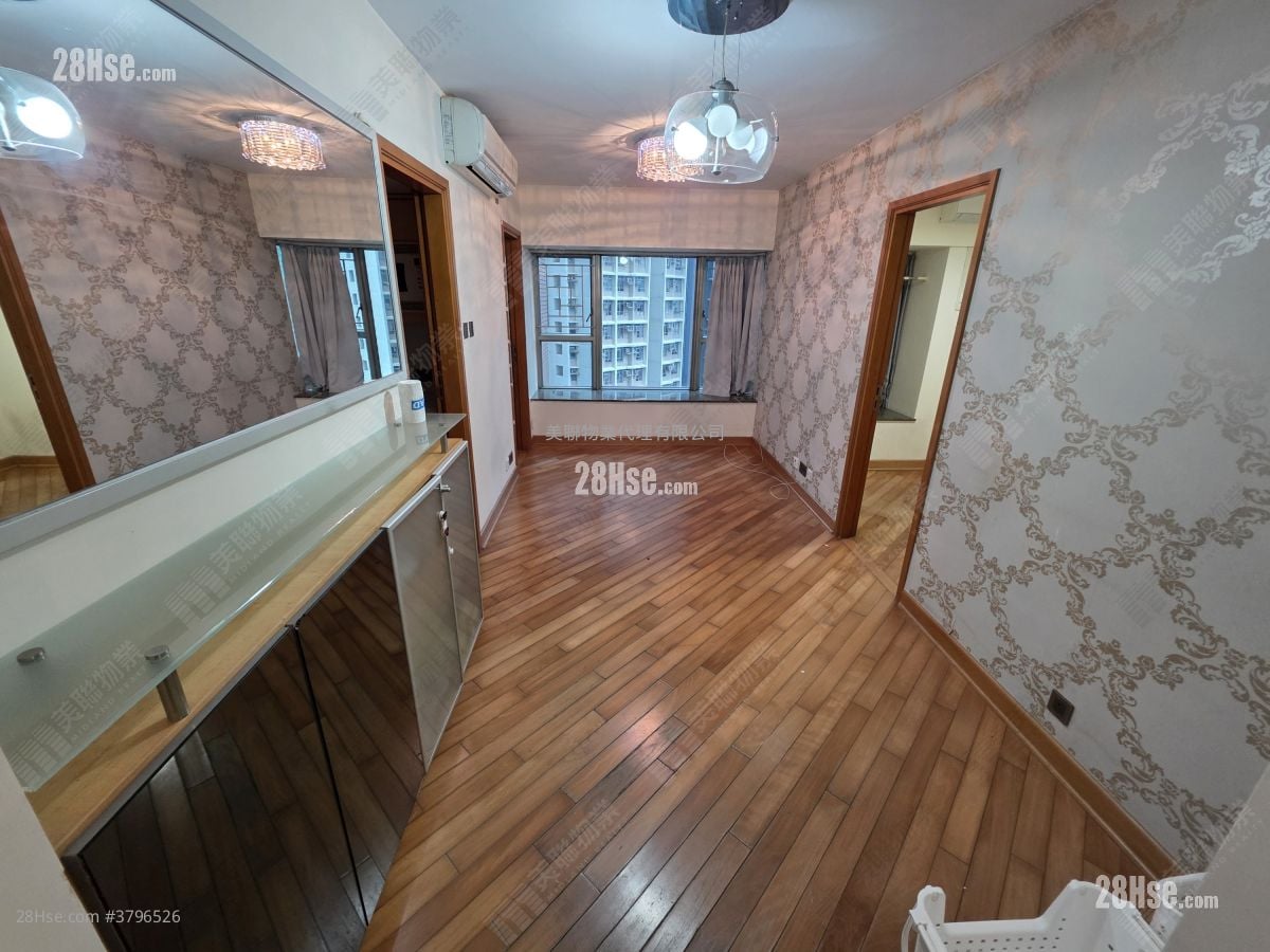 Park Central Sell 2 Bedrooms , 1 Bathroom 406 ft²